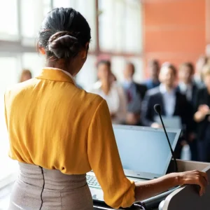 Parler en public : gérer la pression
